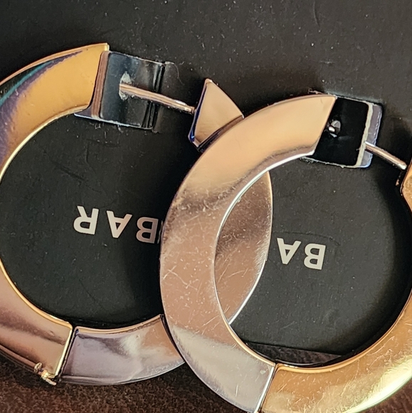 BaubleBar Two-Tone Chunky Hoop Earrings Gold & Silver Geometric Statement - Picture 2 of 5